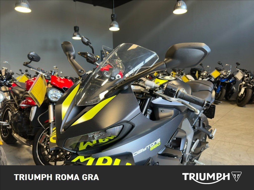 TRIUMPH Daytona 660 Abs