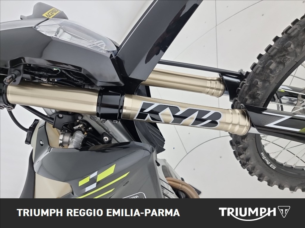 TRIUMPH TF 250 E Abs