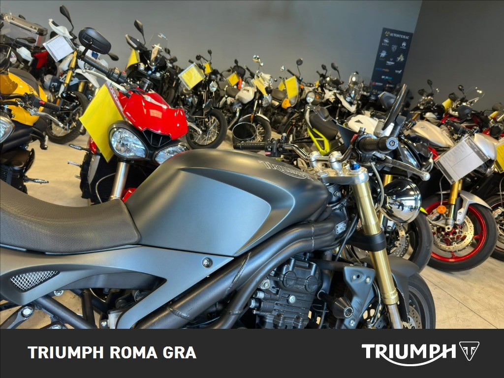 TRIUMPH Speed Triple 1050 