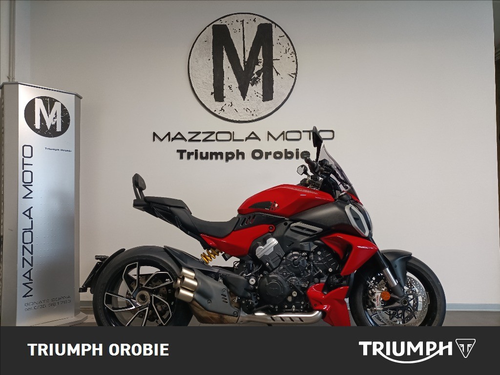 DUCATI Diavel V4 1158 Red