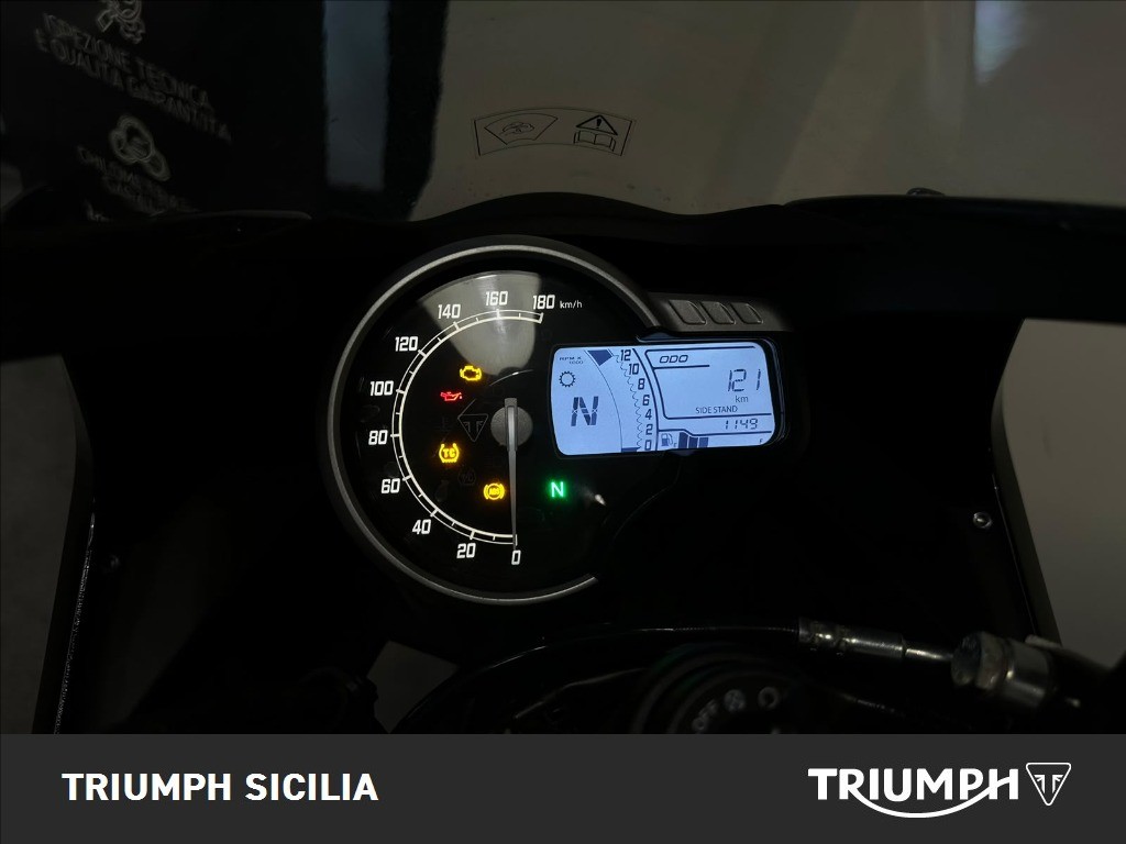 TRIUMPH Thruxton 400 Phantom Black / Aluminium Silver Abs
