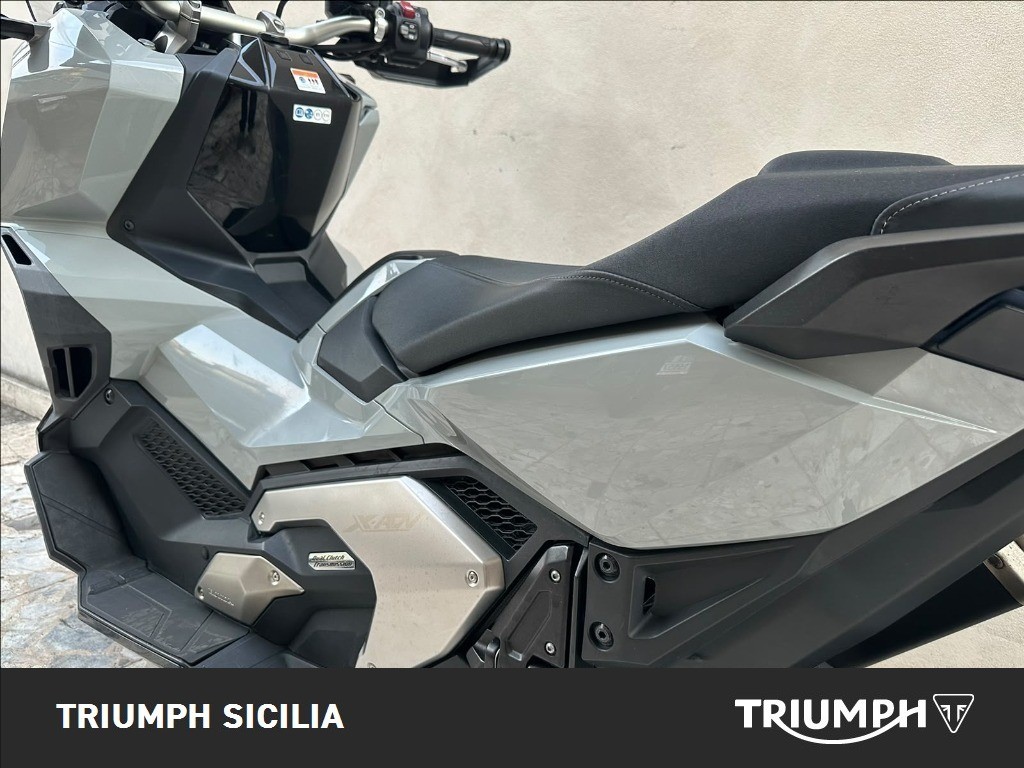 HONDA X-ADV 750 DCT Abs