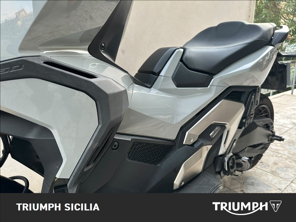 HONDA X-ADV 750 DCT Abs