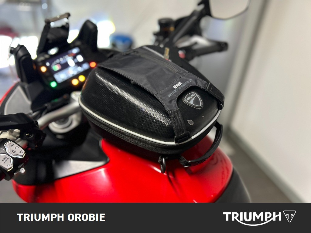 DUCATI Multistrada 1200 S Red