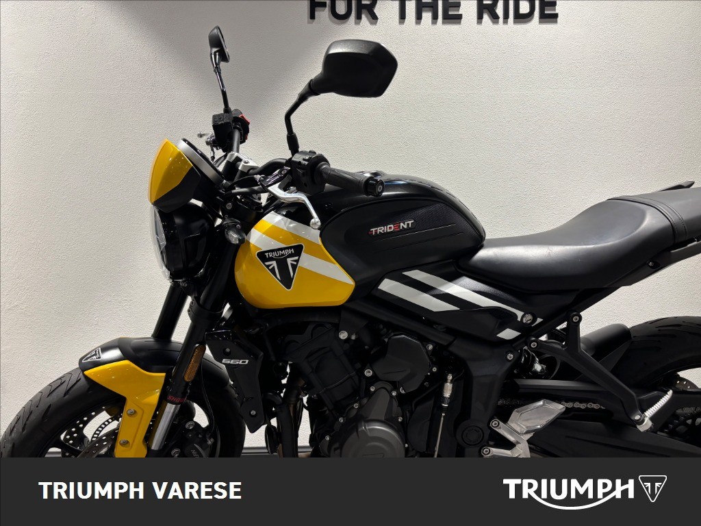 TRIUMPH Trident 660 Cosmic Yellow / Sapphire Black Abs