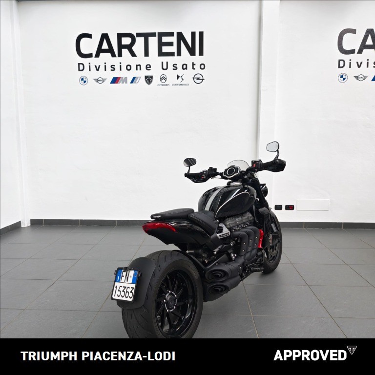TRIUMPH Rocket III 2500 Storm R